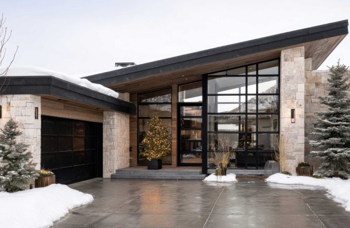 Bowing Basement Walls in Winter: What Custom Home Design Gets Right That Older Homes Don’t